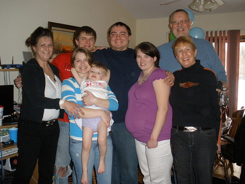 Rickey, Jessica, his Mom, Patrick and Erica with Obie012